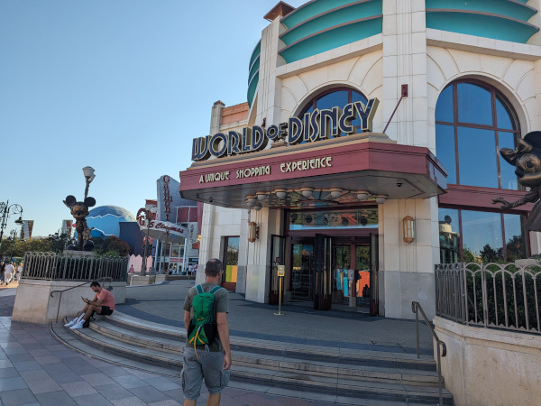 Riesen Shopping Mall von World Of Disney